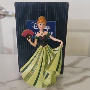 Disney Princess Anna Disney Showcase Figure